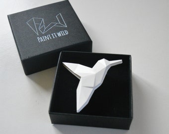 Origami hummingbird brooch, geometric bird badge, colibri contemporary Nature-inspired jewelry gift for her, cute lapel pin for wedding