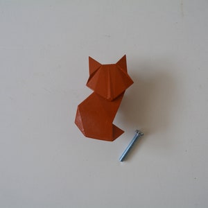 Origami Fuchs Griff, Möbelknöpfe, Schubladenknäufe, Kinderzimmer Knäufe, Kleiderschrank Knäufe, Kinderzimmer Schrank Knäufe, geometrische Waldtier zieht Terracotta