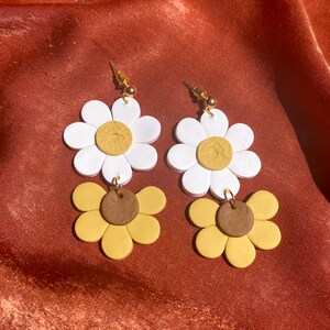 Dangling sunflower and daisy earrings