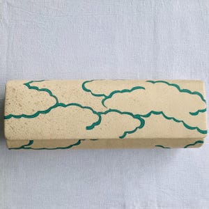 Borsa a mano vintage giapponese autentica in seta degli anni '70, pochette da sera, in ottime condizioni, colore crema e verde.