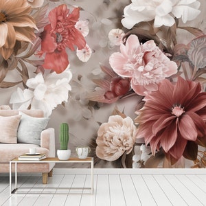 Puede incluir: Un dise&ntilde;o de papel tapiz floral con una variedad de flores en tonos de rosa, rojo y marr&oacute;n. Las flores est&aacute;n dispuestas en un patr&oacute;n de ramo y se colocan sobre un fondo marr&oacute;n claro.