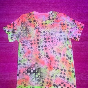 5d Art SHIRT Unisex M | One of a Kind Hand Painted Blacklight UV Reactive Wearable Art - High Vibe Streetwear, Festival & Rave Couture M6
