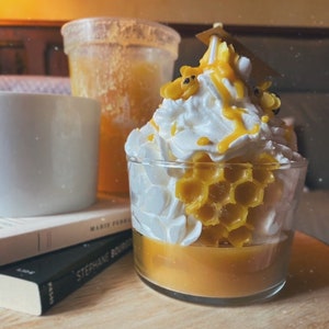 Honey beeswax candle / beeswax candle / whipped candle / natural candle / soy wax / bee candle / candle