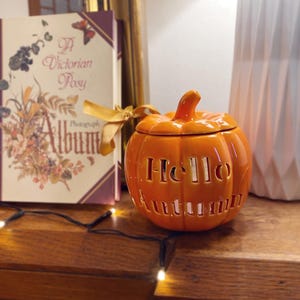 Autumn fragrance burner / scented melts / fragrance burner / scented melt burner / Halloween