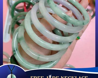 Pulsera rígida de jadeíta natural Yingmart de 50-66 mm / Jade auténtico de color blanco a verde claro / Joyería vintage, ideal como regalo para el Día de la Madre y cumpleaños