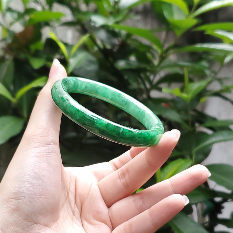 Brazalete YingMart de jadeíta verde y blanco de 48-72 mm de alta calidad, regalo para su hermana, abuela, hombre, mamá, Feng Shui personalizado. imagen 4