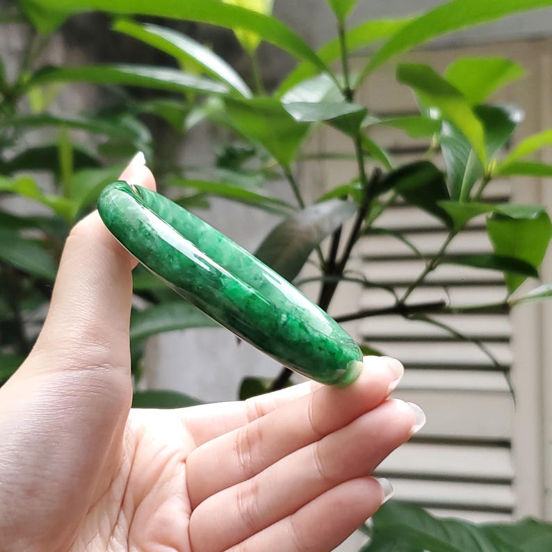 Brazalete YingMart de jadeíta verde y blanco de 48-72 mm de alta calidad, regalo para su hermana, abuela, hombre, mamá, Feng Shui personalizado. imagen 3