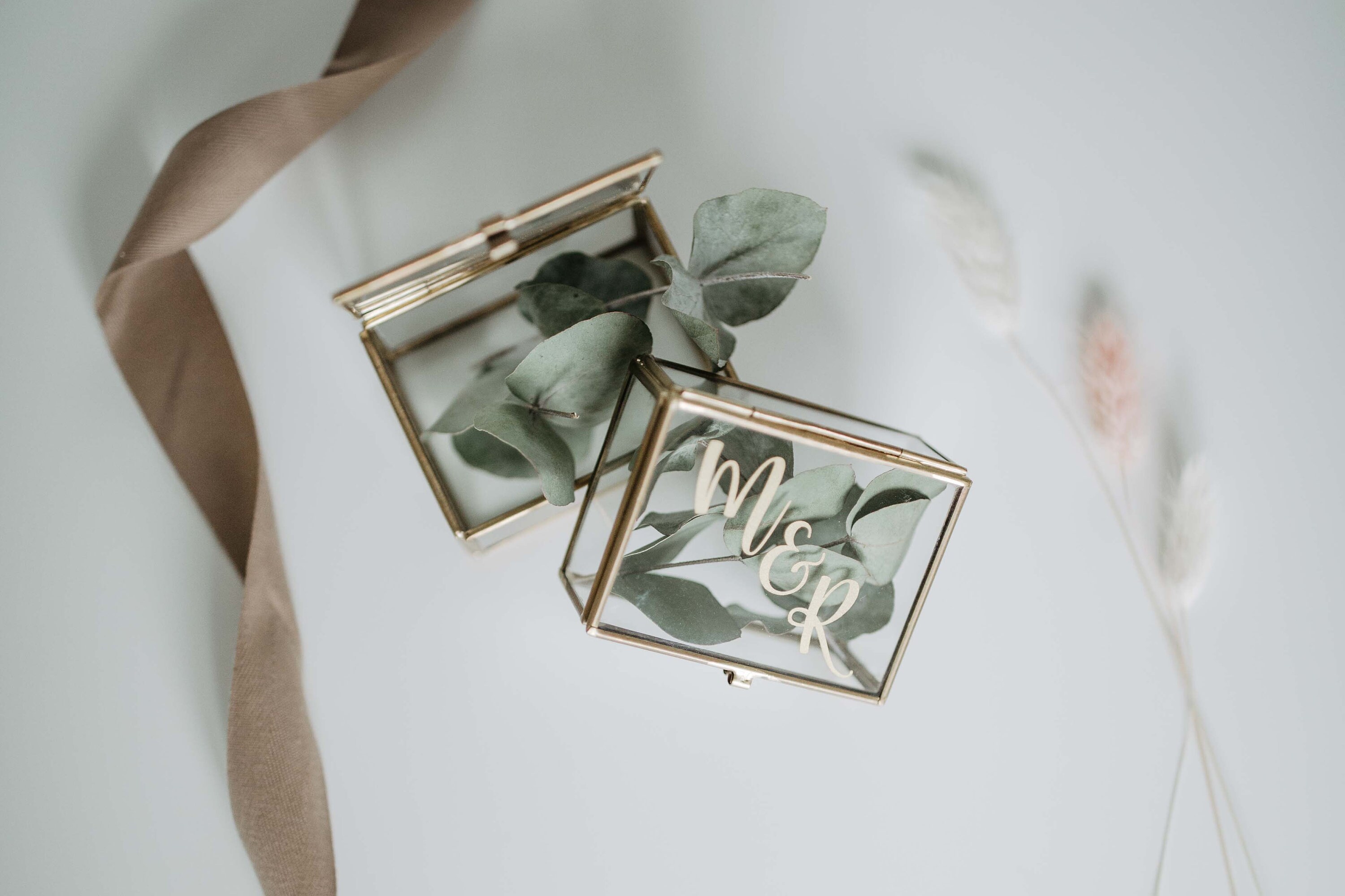 Ring box with your initials or names+wedding date - Personal ring box…