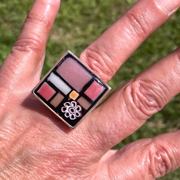 Grosse bague en mosaïque fantaisie réglable style art déco, bijou de créateur fait main en France, idée cadeau Noël femme anniversaire amie