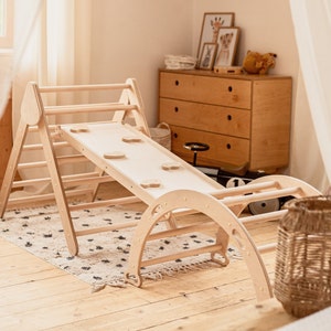 Montessori meubels set van drie items, klimboog peuterhelling Montessori driehoek, houten fitnessruimte Kletterdreieck, klimhal Dreieck afbeelding 1