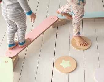 Ensemble de 2 articles: Poutre d’équilibre + tremplin, Poutre d’équilibre pour enfants, Tremplin en bois, Jouet Montessori, Cadeau pour tout-petits, Jouet en bois, Jouet pour enfant