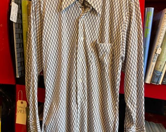 Vintage 1970’s Knit LeMans Men’s Dagger Collar Nylon Button Up Shirt Op art geo studio 54