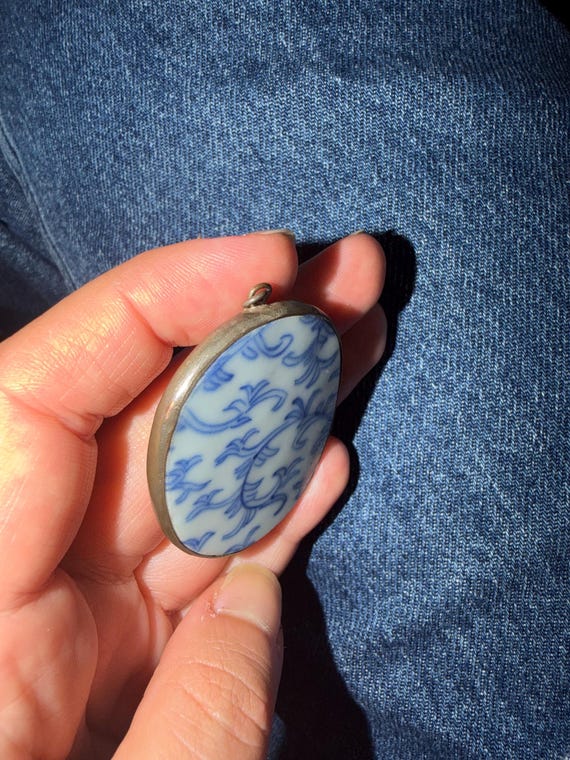 vintage antique china porcelaine pendant View 3
