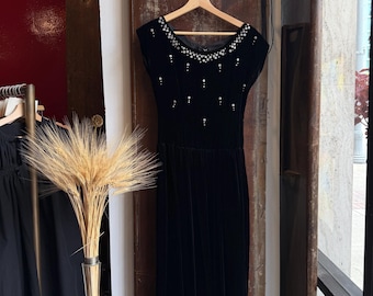 Dave & Johnny Vintage Black Velvet Stretch Beaded Dress Uk 12/us 8/eu 40 - Etsy Dave & Johnny Vintage Black Velvet Stretch Beaded Dress Uk 12/us 8/eu 40 - Etsy