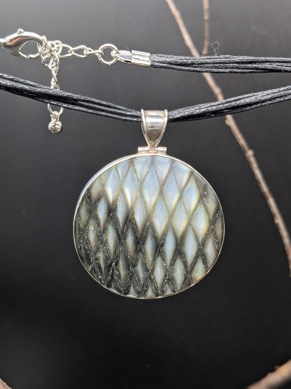 Amazing all over carved abalone large round disc … - image 3