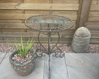 Decorative Indoor / Outdoor Garden Metal Table / Plant Stand in Verdigris (Reddish Green)