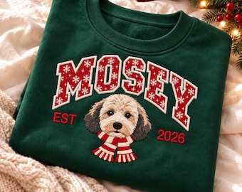 Custom Dog Christmas Sweatshirt, Personalized Pet Portrait Crewneck, Embroidered Appliqué, Dog Mom Gift, Holiday Sweatshirt for Dog Lover