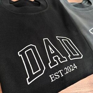 Mom/Dad Embroidered Crewneck Sweatshirt,Mama Sweatshirt,Pregnancy Announcement,Daddy Mommy to be,Mother&#39;s day,Father&#39;s Day