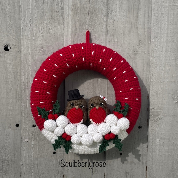 Crochet festive robin wreath pattern, pdf pattern, Christmas present, festive wreath