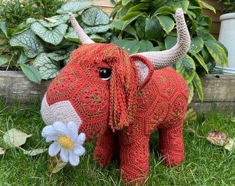 Crochet Hilda the African flower Highland Cow Pattern,PDF PATTERN ONLY, Amigurumi