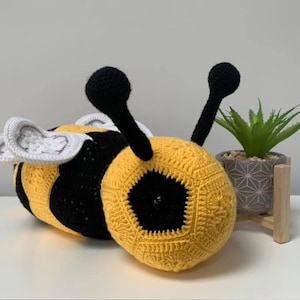 Barry the crochet African flower bee pattern, pdf, bumble bee, yellow and black, buzzy bee