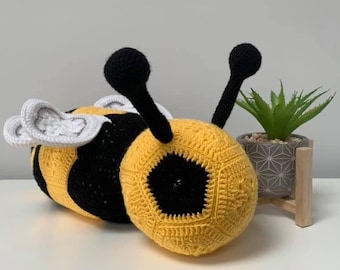 Barry the crochet African flower bee pattern, pdf, bumble bee, yellow and black, buzzy bee