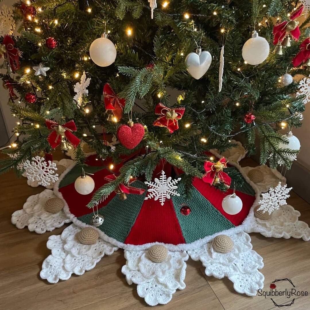 Crochet Gnome Gonk Christmas Tree Skirt Pattern, DIGITAL DOWNLOAD