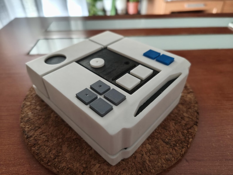 Star Wars Resistance Pilot Chest Box image 6