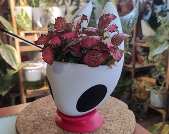 Hollow Knight Hornet plant pot / planter inspired in Hollow Knight Silksong 3d printed in PLA