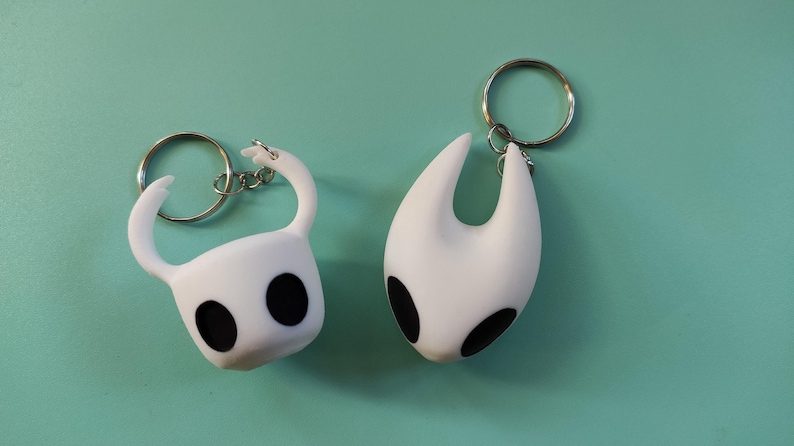 Hollow Knight keychain, hornet keychain, knight keychain