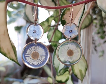 Resin and flower earrings "daisy" and "forget me not"