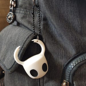 Hollow Knight keychain, hornet keychain, knight keychain