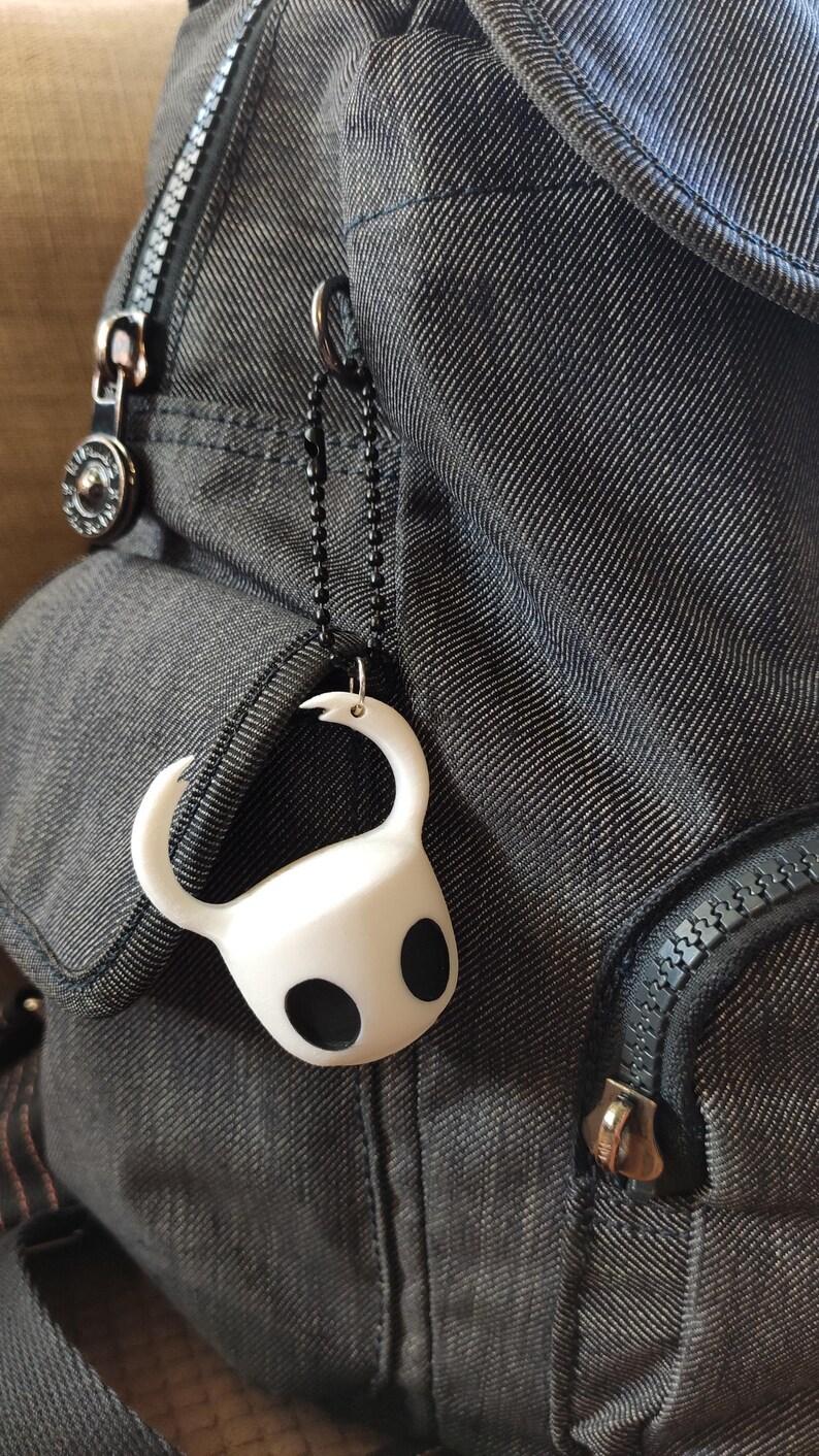 Hollow Knight keychain, hornet keychain, knight keychain