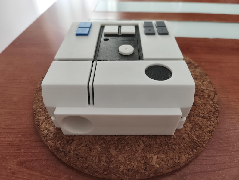 Star Wars Resistance Pilot Chest Box image 3