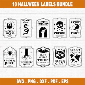 Puede incluir: Diez etiquetas negras y blancas con temática de Halloween con texto e ilustraciones espeluznantes. Las etiquetas incluyen texto como "Witch Brew", "Dragon Blood", "Zombie Fingers", "Poison", "Hemlock Roots", "Bat Wing Tonic Elixir", "Black Cat" y "Ghost Treats".