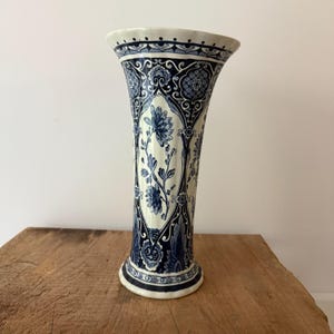 Delfts Blue and White Chinoiserie Vase 12 Inch.