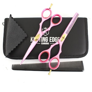 Kit de ciseaux de coiffeur pour salon de coiffure rose métallisé de 15 cm (6 po.) + peigne et pochette gratuits