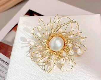 Dainty Gold Pearl Brooch Pin, Baroque Pearls Embellishment Flat Back or Brooch Pin, Bridal Bouquet Pin, Gold Wire Winding Broach for Wedding