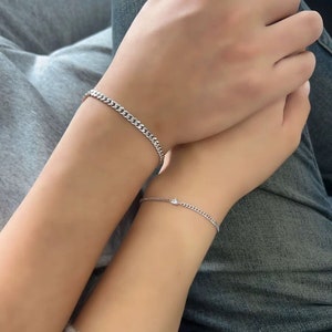 Sterling Silver Couples Bracelets, Custom Boyfriend Couple Bracelet Sets,His & Her Matching Bangle Adjustable Engraved For Lover Bestfriends 画像 3