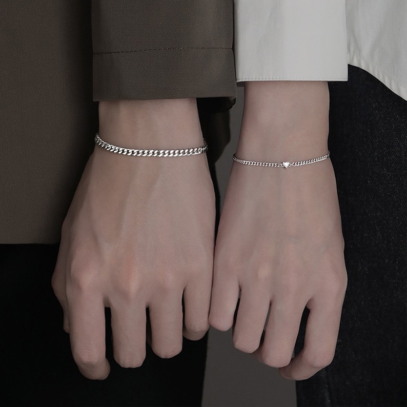 Sterling Silver Couples Bracelets, Custom Boyfriend Couple Bracelet Sets,His & Her Matching Bangle Adjustable Engraved For Lover Bestfriends 画像 1