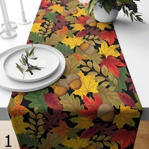 Tafelloper met herfstbladeren: Herfsttafeldecoratie