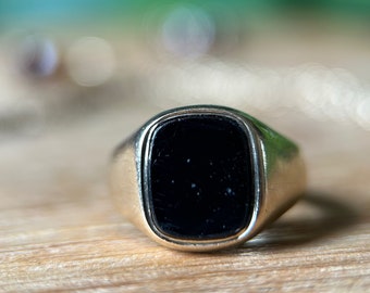 Vintage 9 Karat Gold Onyx Ring