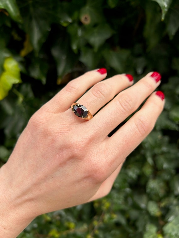 Vintage 9ct Gold Garnet Ring - image 3