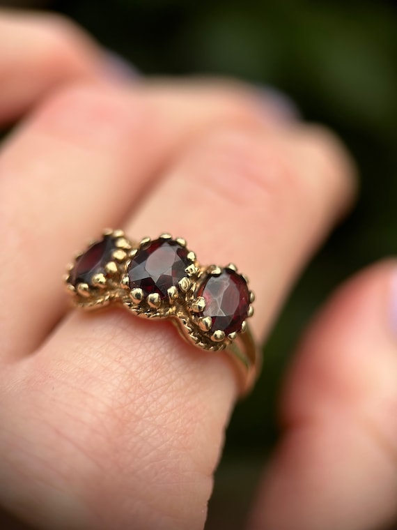 Vintage 9ct Gold Garnet Three Stone Ring - image 6