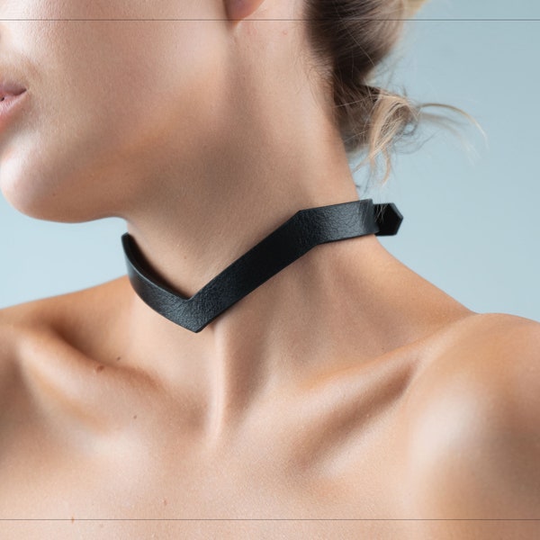 Leather premium quality choker with v cut, Lux leather necklace, Thin leather choker v shape, Neck accessory, Women's choker, Fashion choker