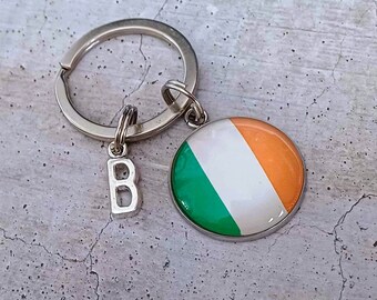 アイルランド国旗キーホルダー文字パーソナライズ、アイルランド国旗チャームキーホルダー。アイルランドギフト。アイルランド。キーホルダー。アイルランドキーホルダーギフトパーソナライズ