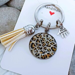 Handmade keyring, handmade keyrings, resin keyrings, handmade art keyrings, handmade keychain, handmade keychains, keychains, keyrings