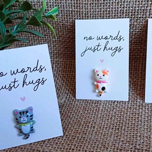 Breloque chat câlin de poche - Jeton d'amour de chat, cadeau de Saint-Valentin, souvenir sincère, souvenir, affection précieuse