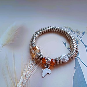 Beaded stretch bracelet with Africa flag charm, Africa flag charm stretch bracelet, Africa charm beaded bracelet, Africa map jewellery gifts