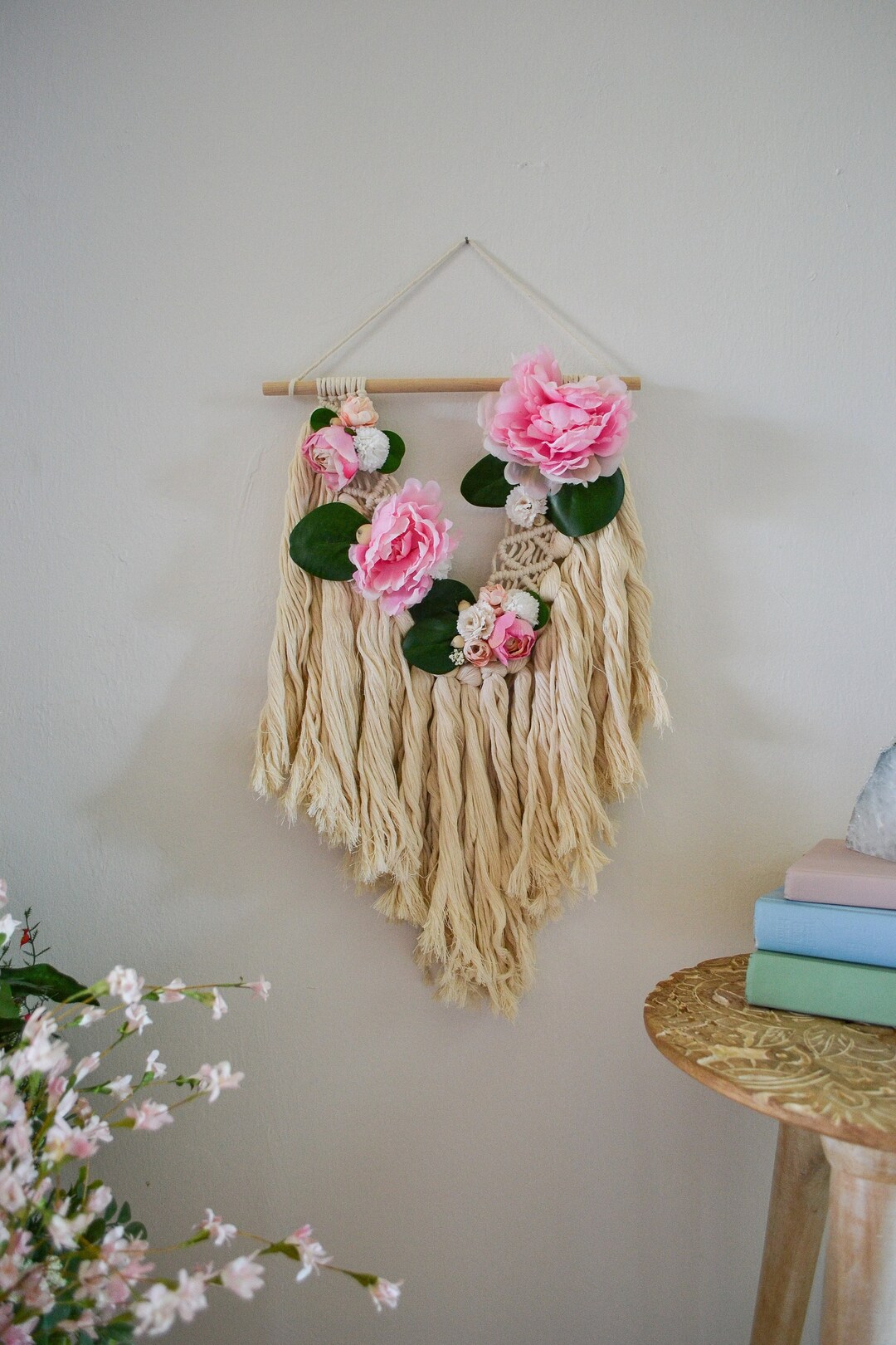 Boho Chic Pink Floral Macrame Wall Hanging Decor Handmade Chunky Fringe ...